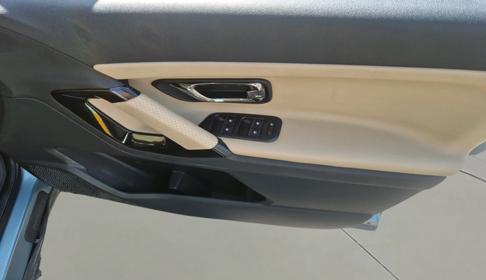 2021 Tata Safari XZA PLUS, Diesel, Automatic, 91,304 km, interior