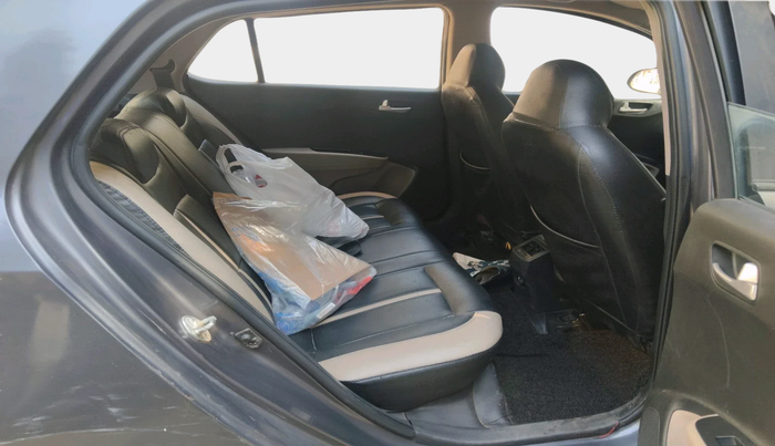 2015 Hyundai Grand i10 SPORTZ 1.2 KAPPA VTVT, Petrol, Manual, 43,000 km, interior