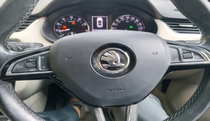 2016 Skoda Octavia STYLE PLUS AT 1.8 TSI, Petrol, Automatic, 92,574 km, interior