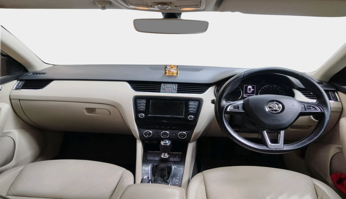 2016 Skoda Octavia STYLE PLUS AT 1.8 TSI, Petrol, Automatic, 92,574 km, interior