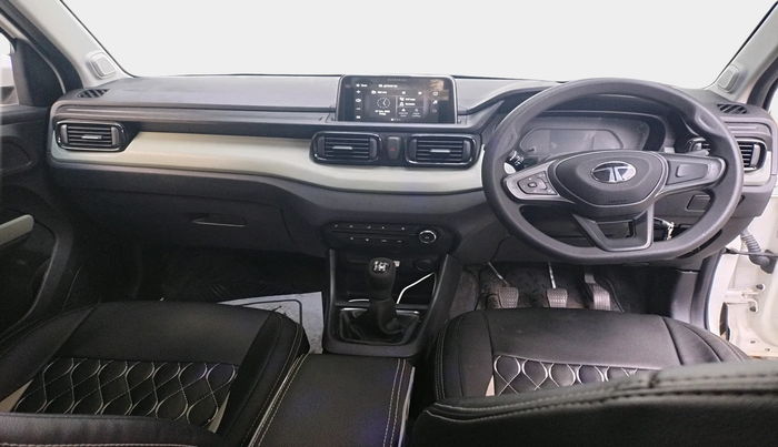 2024 Tata PUNCH ADVENTURE RHYTHM CNG MT, Petrol, Manual, 11,583 km, interior