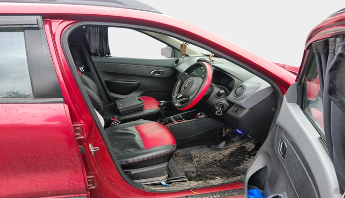 2019 Renault Kwid RXT 1.0 (O), Petrol, Manual, 57,470 km, interior