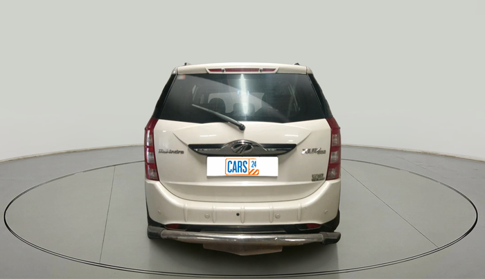 2016 Mahindra XUV500 W10 AT, Diesel, Automatic, 73,640 km, exterior