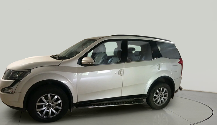 2016 Mahindra XUV500 W10 AT, Diesel, Automatic, 73,640 km, exterior