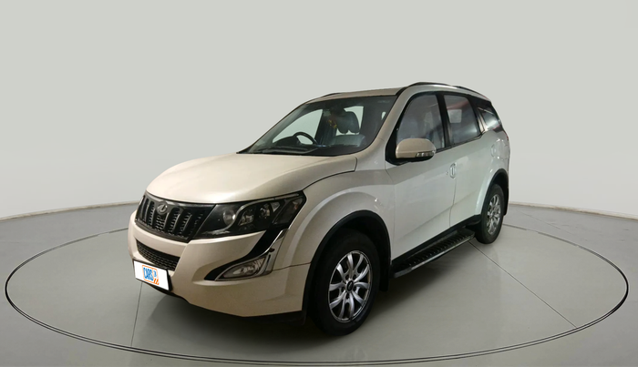 2016 Mahindra XUV500 W10 AT, Diesel, Automatic, 73,640 km, exterior