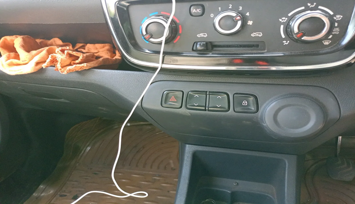 2016 Renault Kwid RXT 0.8, Petrol, Manual, 60,940 km, interior