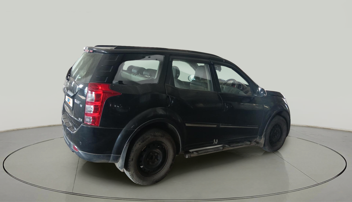 2015 Mahindra XUV500 W6, Diesel, Manual, 1,44,850 km, exterior