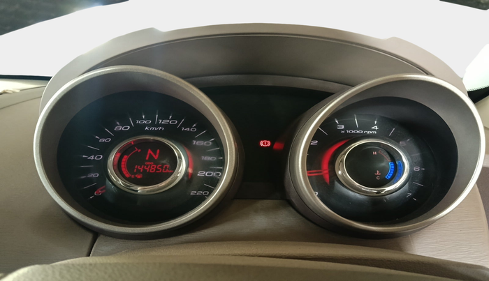 2015 Mahindra XUV500 W6, Diesel, Manual, 1,44,850 km, interior