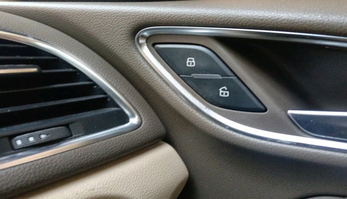 2013 Audi Q3 2.0 QUATTRO TDI AT, Diesel, Automatic, 1,09,741 km, interior