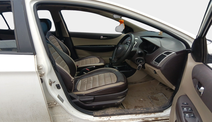 2011 Hyundai i20 MAGNA (O) 1.2, Petrol, Manual, 1,08,839 km, interior
