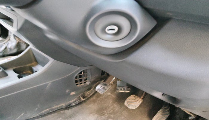 2015 Renault Kwid RXL, Petrol, Manual, 31,000 km, interior