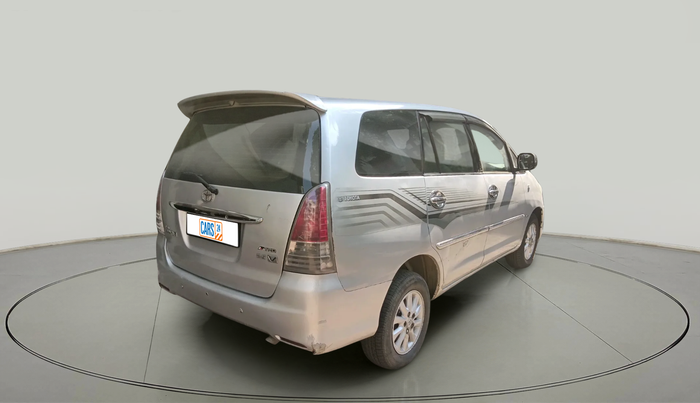 2010 Toyota Innova V 2.5 7 STR, Diesel, Manual, 2,47,936 km, exterior