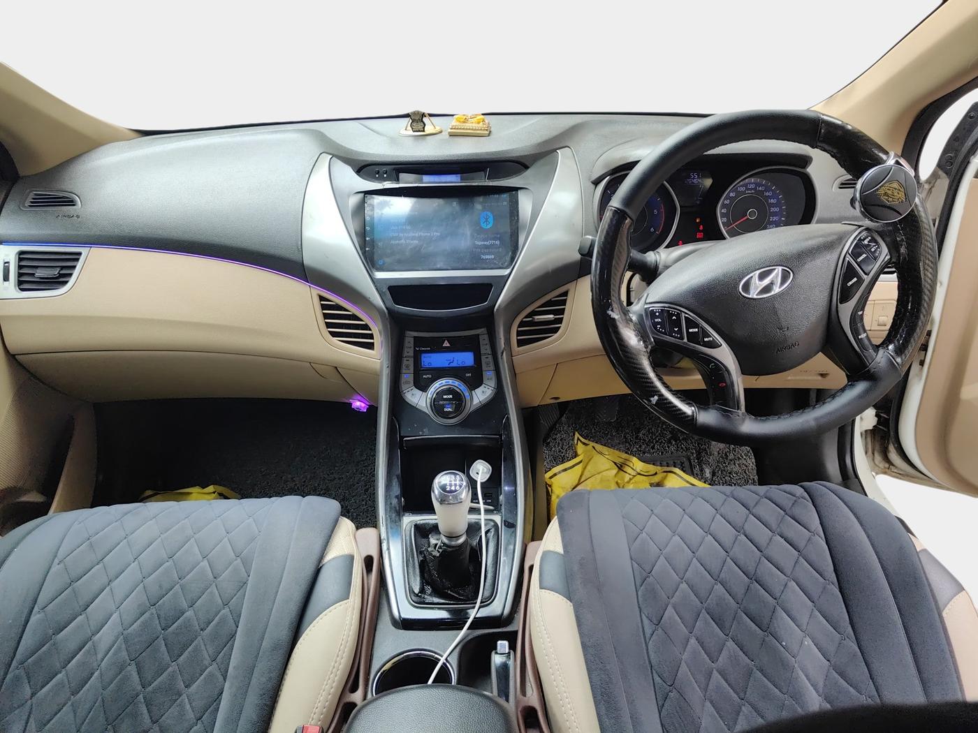 2013 Hyundai New Elantra 1.6 SX MT DIESEL, Diesel, Manual, 1,28,000 km, interior