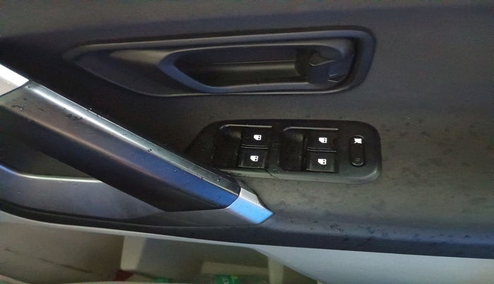 2022 Tata Safari XMA SUNROOF, Diesel, Automatic, 32,979 km, interior