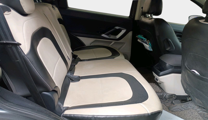 2022 Tata Safari XMA SUNROOF, Diesel, Automatic, 32,979 km, interior