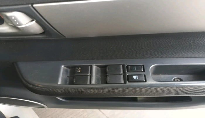 2011 Maruti Swift VXI, Petrol, Manual, 51,194 km, interior