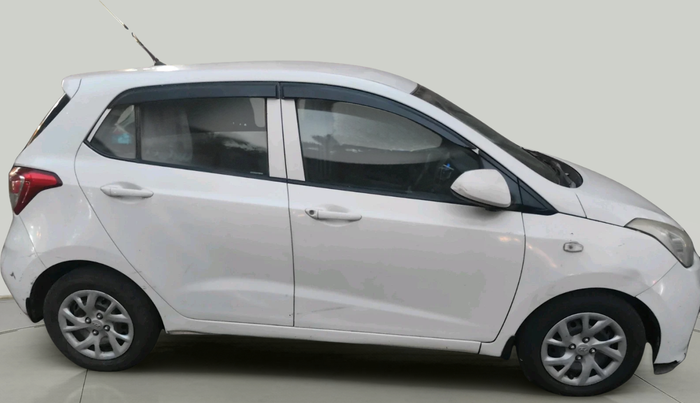 2017 Hyundai Grand i10 MAGNA 1.2 KAPPA VTVT, Petrol, Manual, 1,74,614 km, exterior