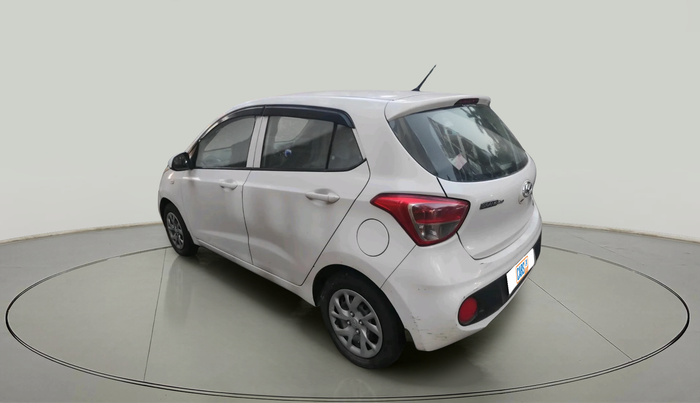 2017 Hyundai Grand i10 MAGNA 1.2 KAPPA VTVT, Petrol, Manual, 1,74,614 km, exterior