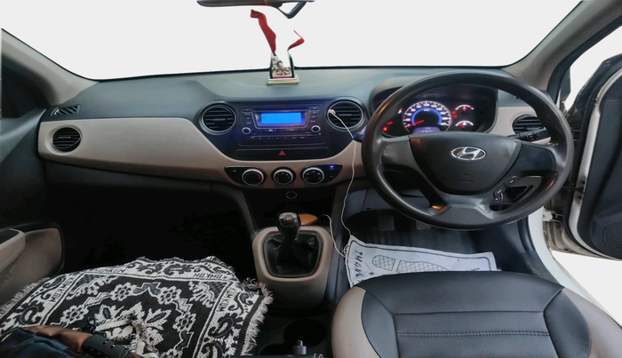 2017 Hyundai Grand i10 MAGNA 1.2 KAPPA VTVT, Petrol, Manual, 1,74,614 km, interior