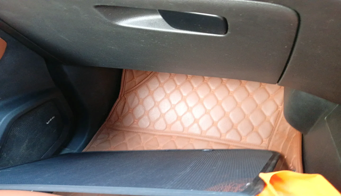 2021 MG HECTOR PLUS SHARP 1.5 PETROL TURBO CVT 6-STR, Petrol, Automatic, 1,06,828 km, interior