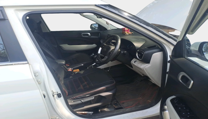 2023 Hyundai VENUE SX 1.5 CRDI, Diesel, Manual, 20,831 km, interior