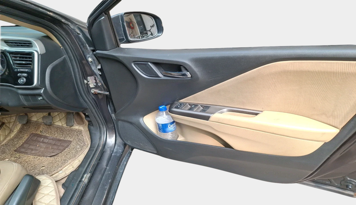 2016 Honda City 1.5L I-DTEC V, Diesel, Manual, 1,11,127 km, interior