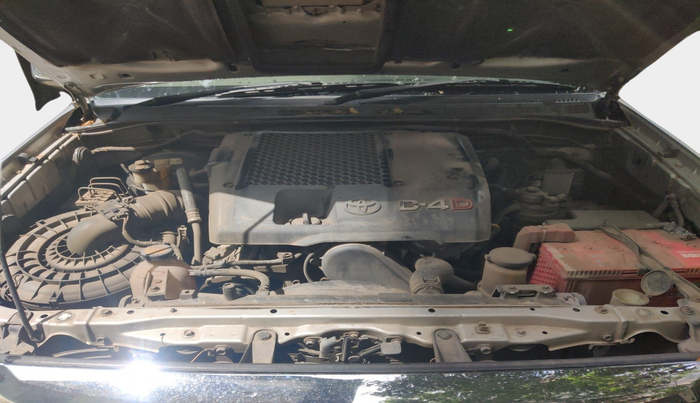 2010 Toyota Fortuner 3.0 4X4 MT, Diesel, Manual, 3,06,092 km, exterior