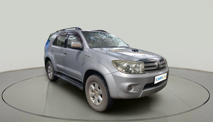 2010 Toyota Fortuner 3.0 4X4 MT, Diesel, Manual, 3,06,092 km, exterior