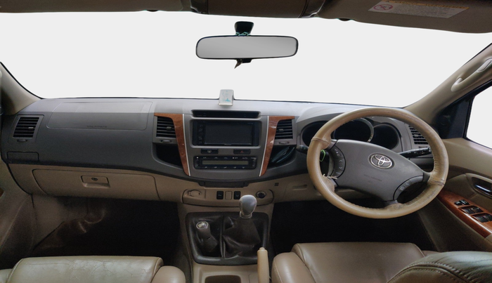 2010 Toyota Fortuner 3.0 4X4 MT, Diesel, Manual, 3,06,092 km, interior