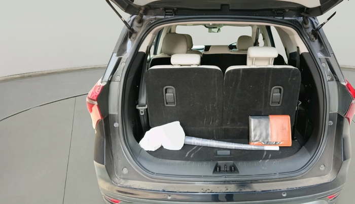 2023 Mahindra XUV700 AX 7 LUXURY P AT 7 STR, Petrol, Automatic, 9,752 km, exterior