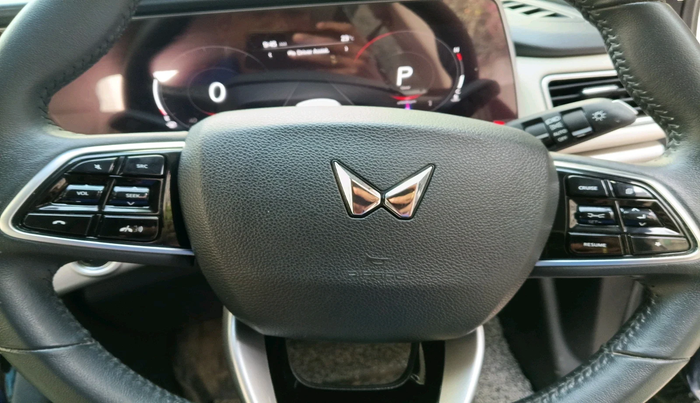 2023 Mahindra XUV700 AX 7 LUXURY P AT 7 STR, Petrol, Automatic, 9,752 km, interior