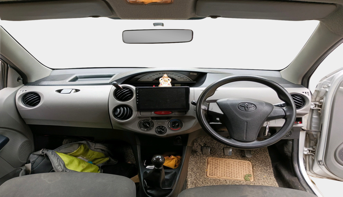 2011 Toyota Etios Liva G, Petrol, Manual, 1,21,474 km, interior