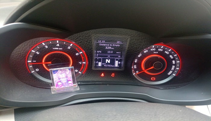 2020 Mahindra XUV300 W8 (O) 1.2 PETROL, Petrol, Manual, 40,783 km, interior