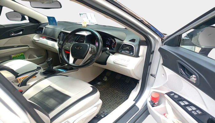 2020 Mahindra XUV300 W8 (O) 1.2 PETROL, Petrol, Manual, 40,783 km, interior