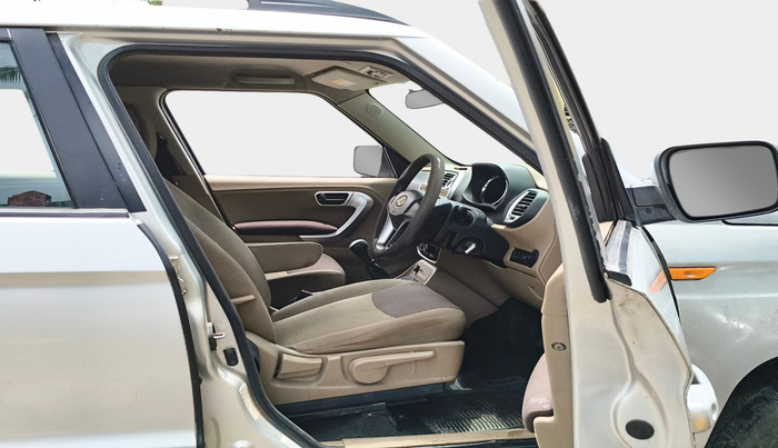 2017 Mahindra TUV300 T8, Diesel, Manual, 96,650 km, interior