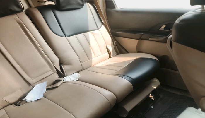 2016 Mahindra XUV500 W6, Diesel, Manual, 1,29,408 km, interior