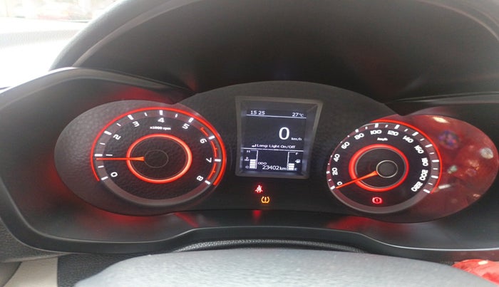 2021 Mahindra XUV300 W8 (O) 1.2 PETROL, Petrol, Manual, 23,402 km, interior