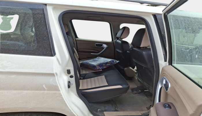 2017 Mahindra TUV300 T8 AMT, Diesel, Automatic, 80,927 km, interior