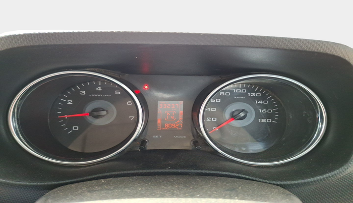 2017 Mahindra TUV300 T8 AMT, Diesel, Automatic, 80,927 km, interior