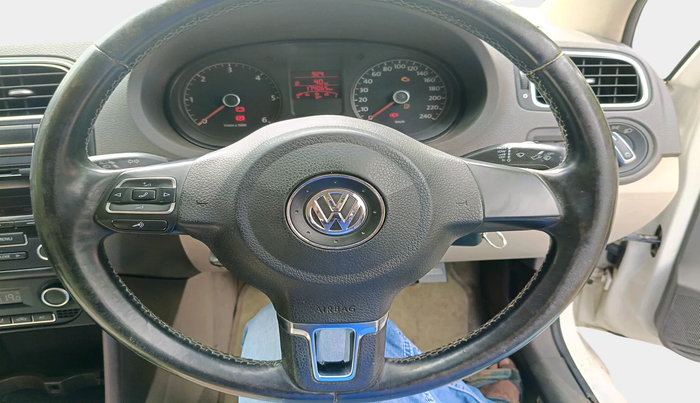 2011 Volkswagen Vento HIGHLINE DIESEL 1.6, Diesel, Manual, 1,74,065 km, interior