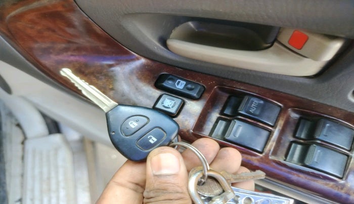 2011 Toyota Innova 2.5 G2 8STR, Diesel, Manual, 1,22,824 km, interior