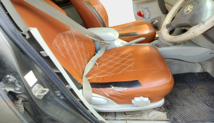 2011 Toyota Innova 2.5 G2 8STR, Diesel, Manual, 1,22,824 km, interior