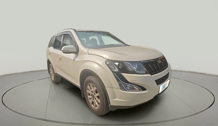 2016 Mahindra XUV500 W10 AT, Diesel, Automatic, 38,647 km, exterior