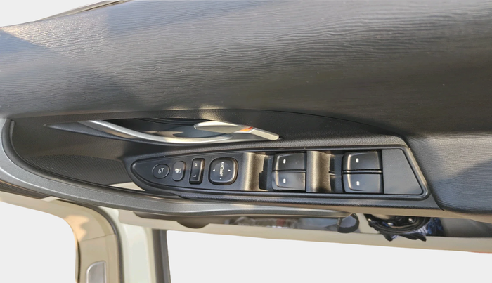 2016 Mahindra XUV500 W10 AT, Diesel, Automatic, 38,647 km, interior