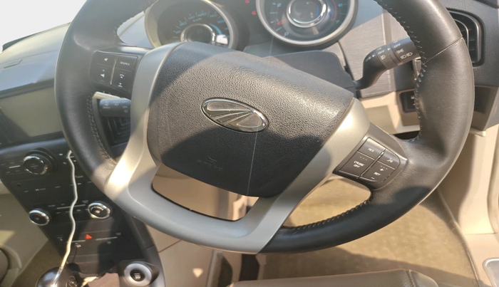 2016 Mahindra XUV500 W10 AT, Diesel, Automatic, 38,647 km, interior