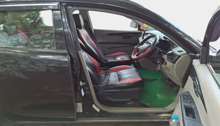 2017 Mahindra Kuv100 K4 D 5 STR, Diesel, Manual, 87,905 km, interior
