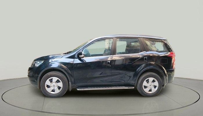 2016 Mahindra XUV500 W6, Diesel, Manual, 35,900 km, exterior