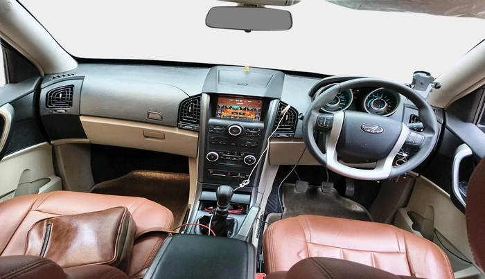 2016 Mahindra XUV500 W6, Diesel, Manual, 35,900 km, interior