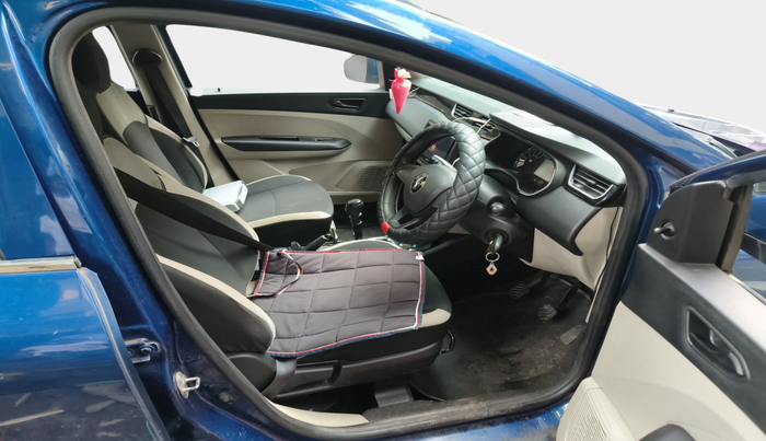 2020 Renault TRIBER RXL MT, Petrol, Manual, 50,270 km, interior