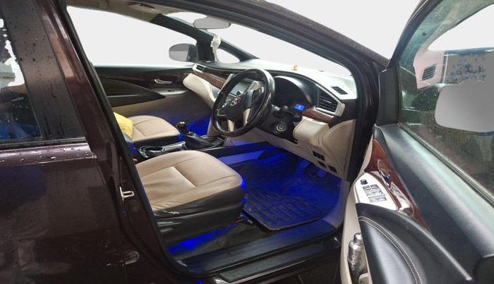 2016 Toyota Innova Crysta 2.4 G 7 STR, Diesel, Manual, 1,20,499 km, interior